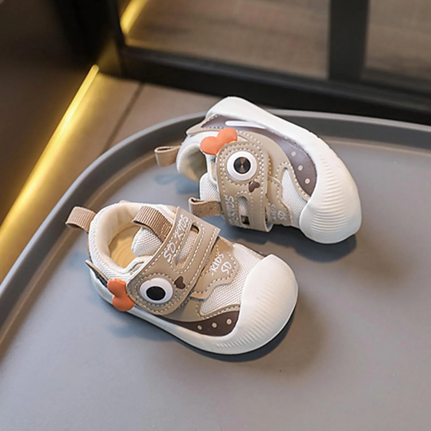 Baby Infant First Walking Sneakers Squeaky Hook Loop Non Slip First Walking Sport Shoes Toddler Newborn Breathable Casual