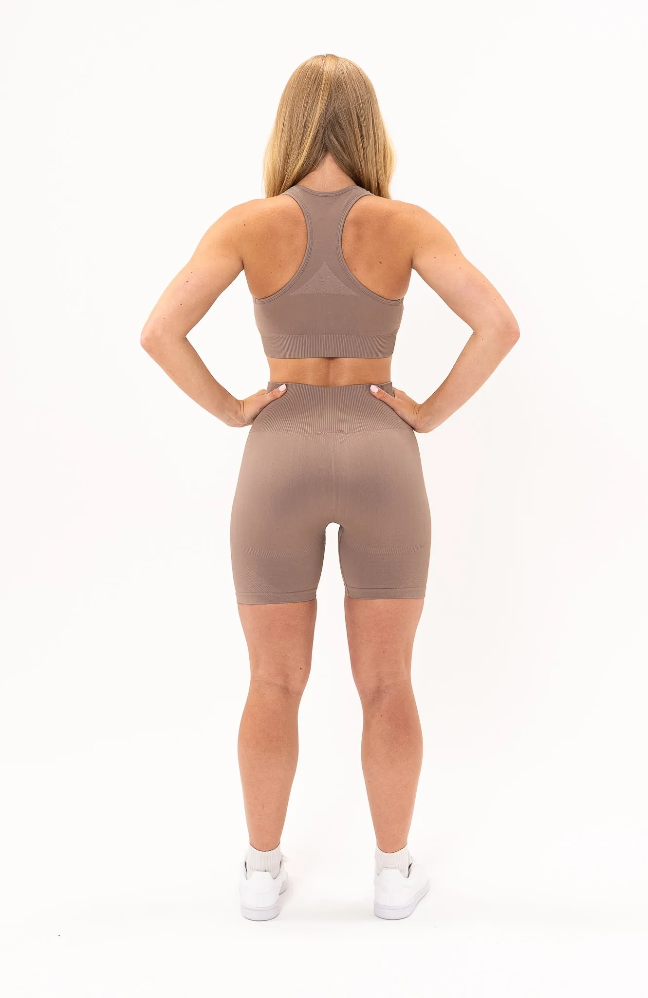 Unlimited Seamless Shorts & Sports Bra Set - Fawn