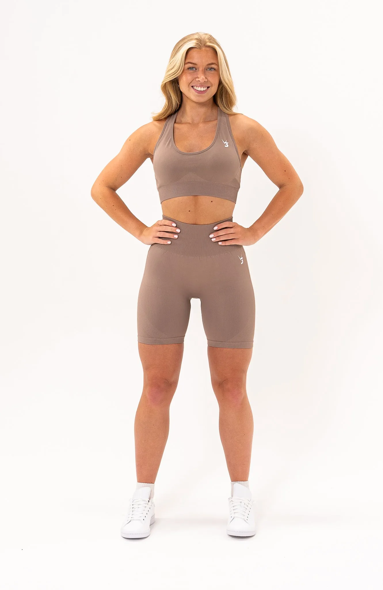 Unlimited Seamless Shorts & Sports Bra Set - Fawn