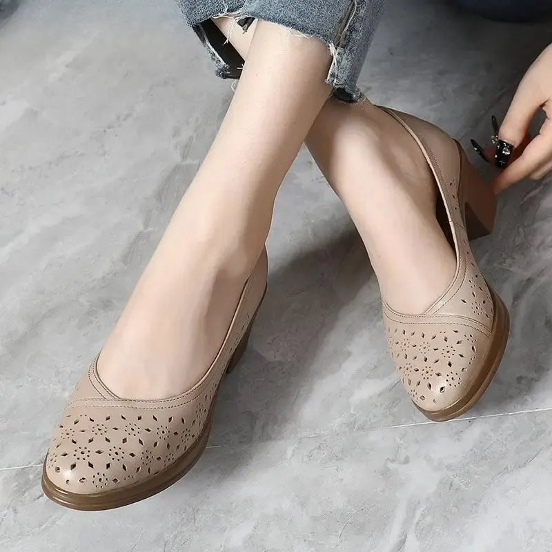 USS Shoes Nair Women's Leather Square Heel Pumps